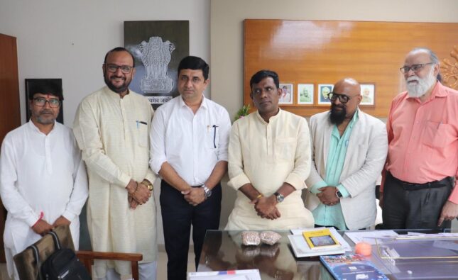 મંત્રીશ્રી ડૉ. જયરાભાઈ ગામીતના અધ્યક્ષસ્થાને&nbsp;‘કલાકાર કલ્યાણ નિધિ ટ્રસ્ટ’ની મહત્વની બેઠક યોજાઈ