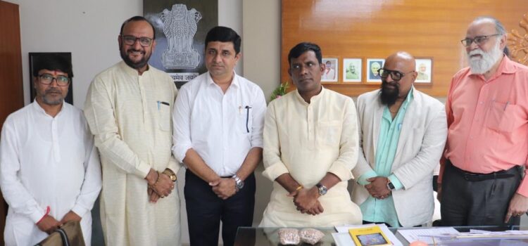 મંત્રીશ્રી ડૉ. જયરાભાઈ ગામીતના અધ્યક્ષસ્થાને&nbsp;‘કલાકાર કલ્યાણ નિધિ ટ્રસ્ટ’ની મહત્વની બેઠક યોજાઈ