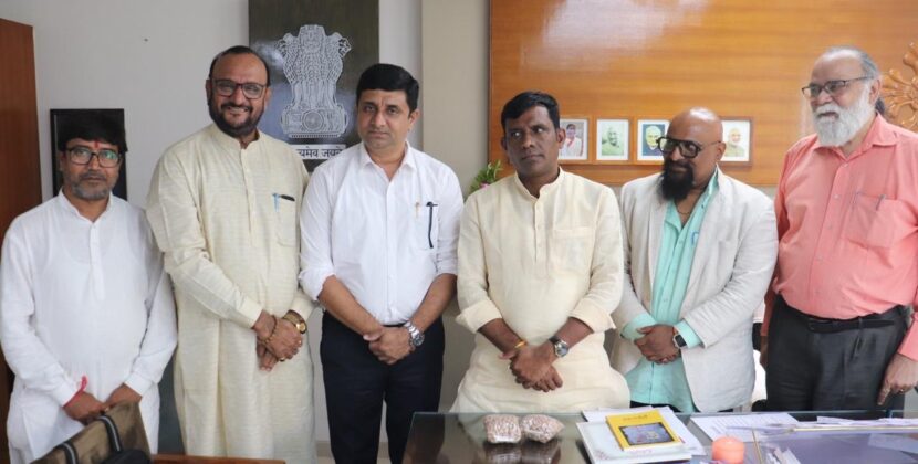 મંત્રીશ્રી ડૉ. જયરાભાઈ ગામીતના અધ્યક્ષસ્થાને&nbsp;‘કલાકાર કલ્યાણ નિધિ ટ્રસ્ટ’ની મહત્વની બેઠક યોજાઈ